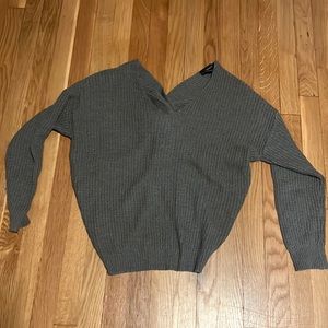Knotted open back v neck grey sweater